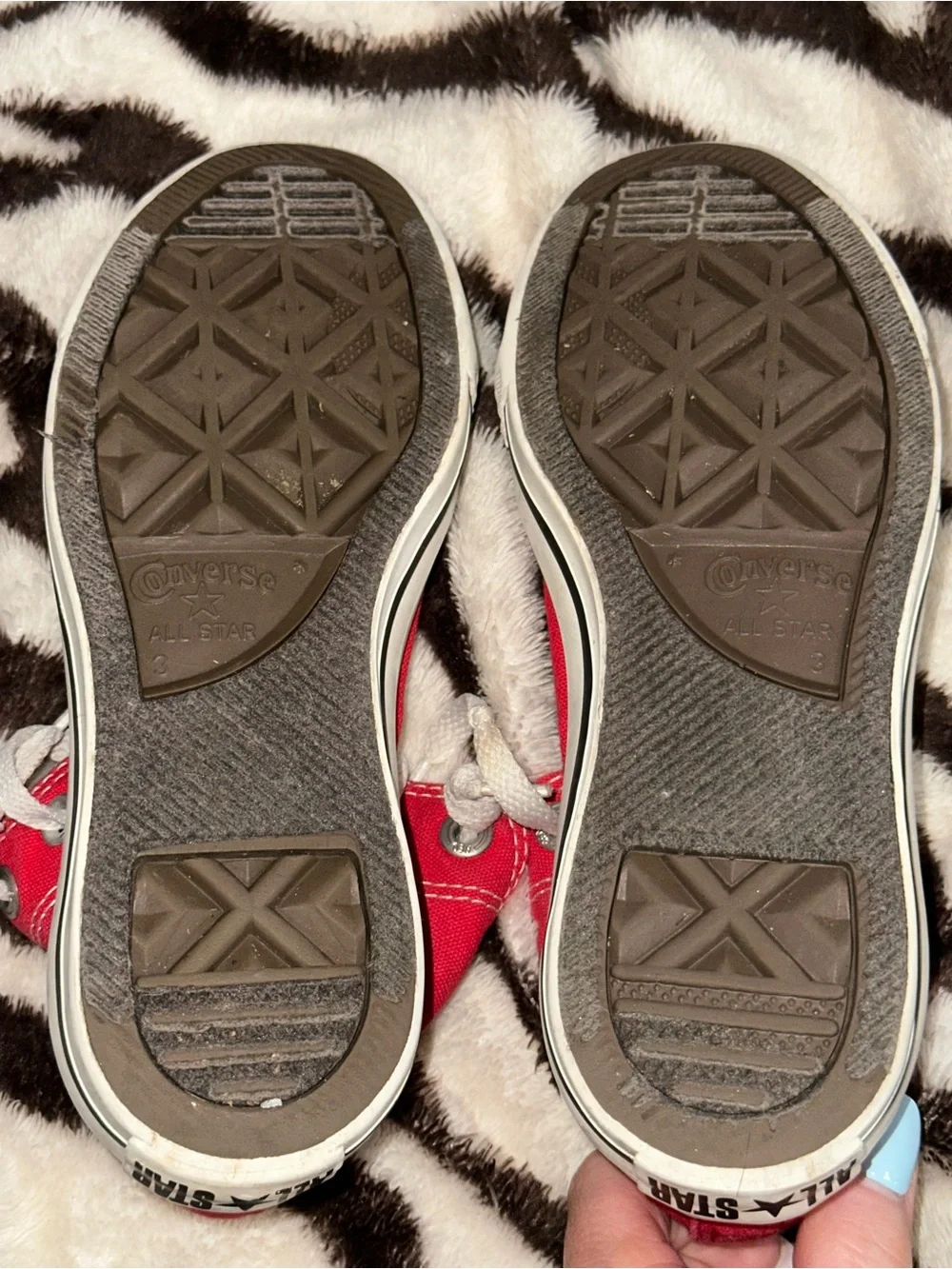 Converse bright red